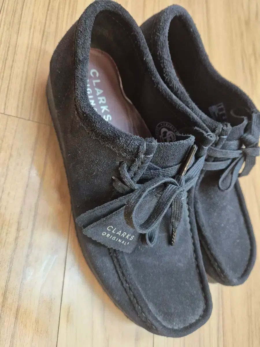 Clarks クラークス ワラビー 黒 スエード 靴 販売品♥品サイズ UK