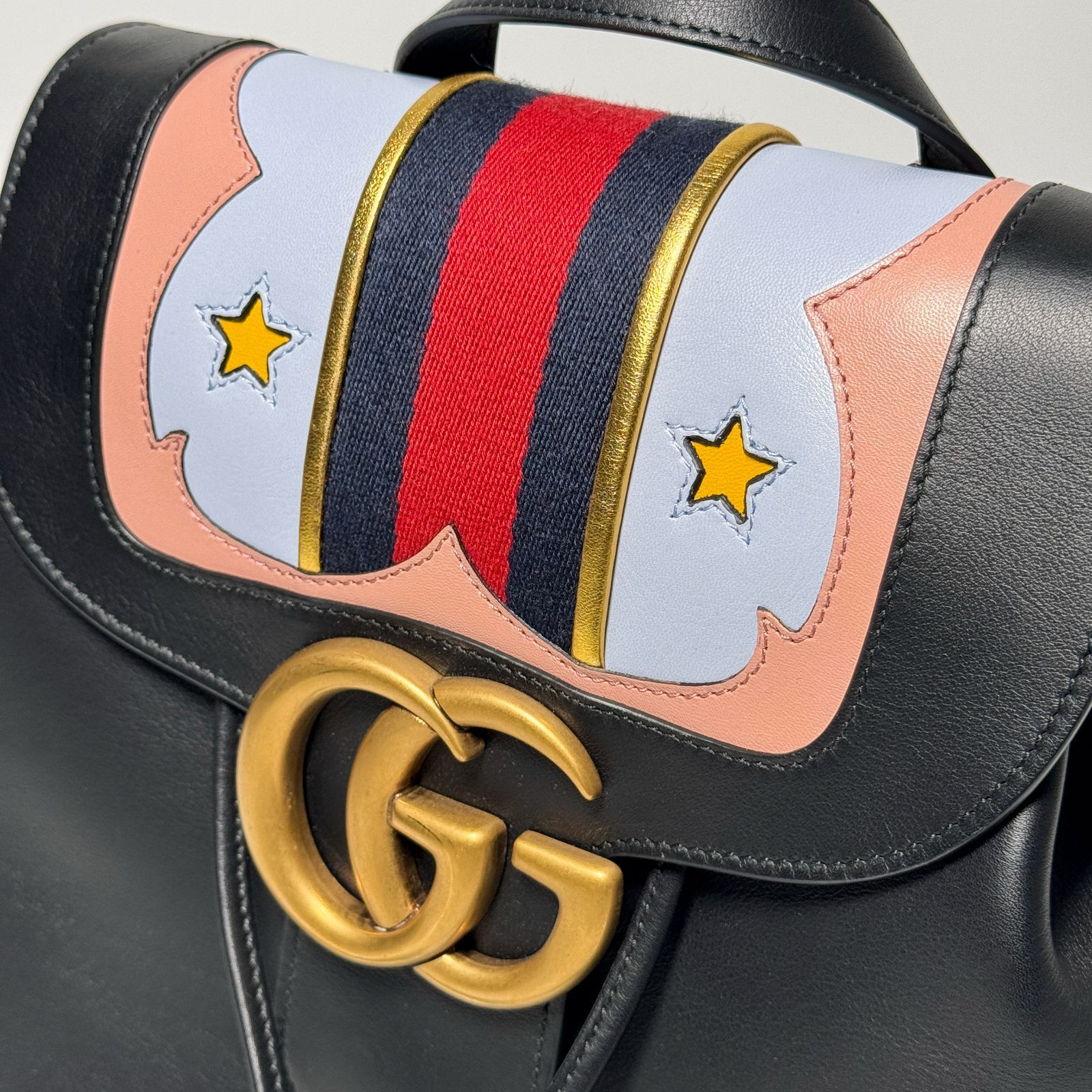 美品】GUCCI グッチ バックパック ブラック GGマーモント チェーン 