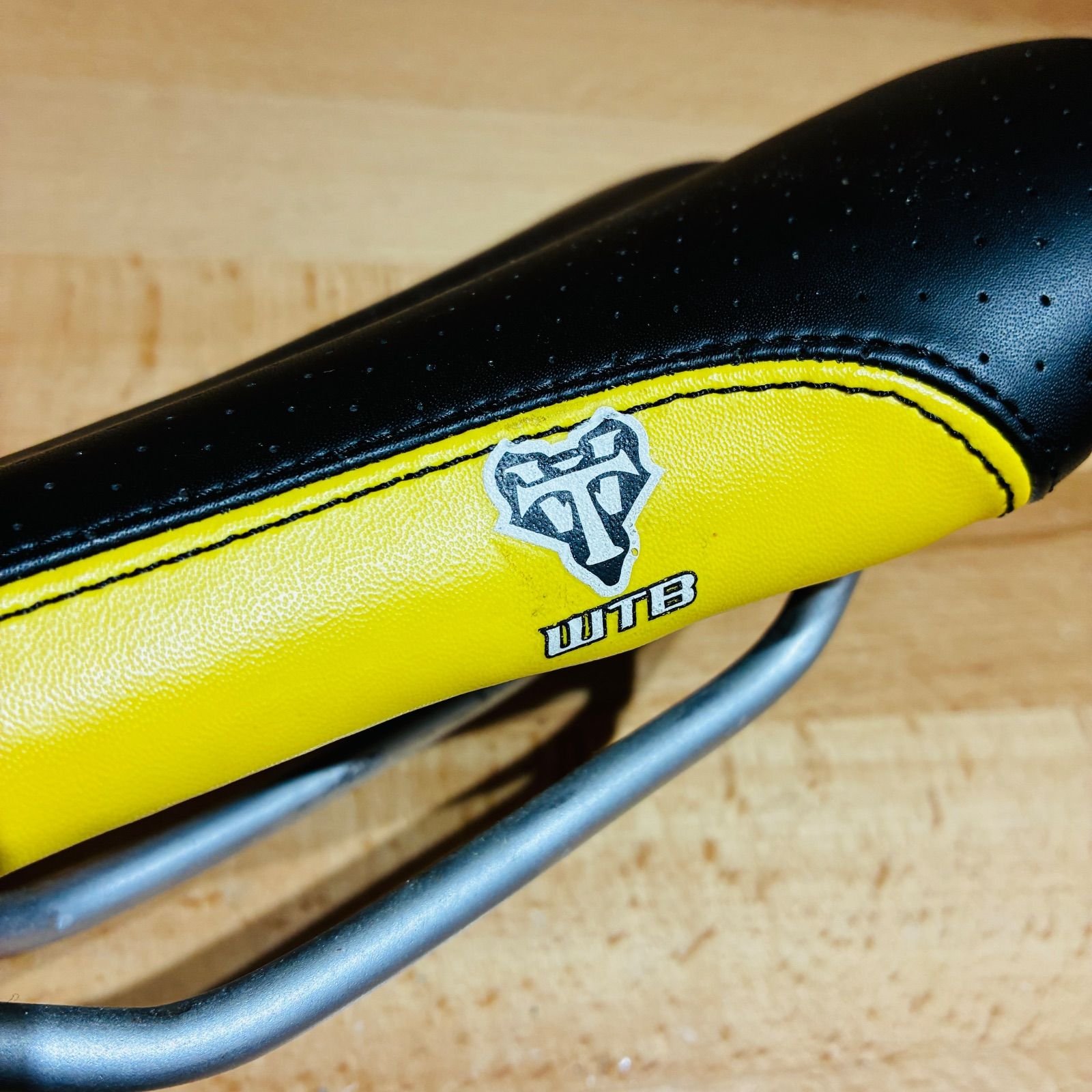WTB SHADOW V サドル 黒×黄 TEST RIDE ロード MTB シクロ クロス