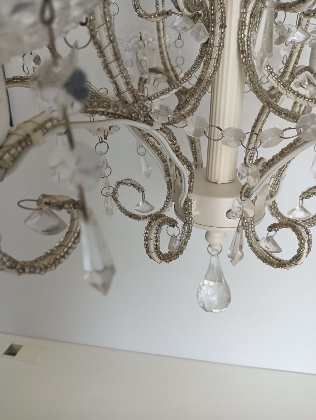 ガラス製 ホワイト シャンデリア 6灯 クリスタル ビーズ 装飾 ライト