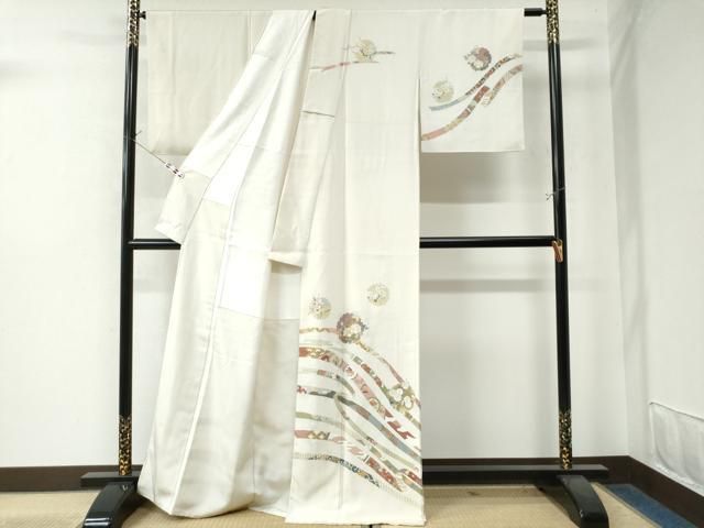 平和屋着物●訪問着 駒刺繍 鬘帯雪輪花蝶文 金彩 正絹 CAAW8272yc