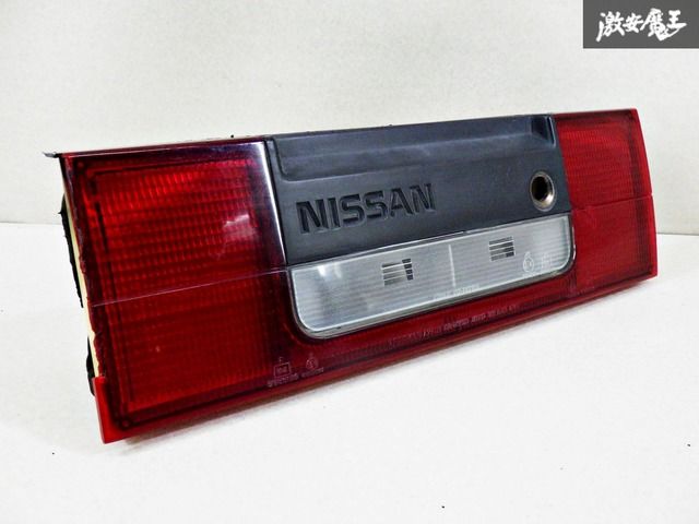 z31 後期　純正　輸出用　センターガーニッシュ NISSAN 日産 純正 Z31 後期 フェアレディZ リア センター