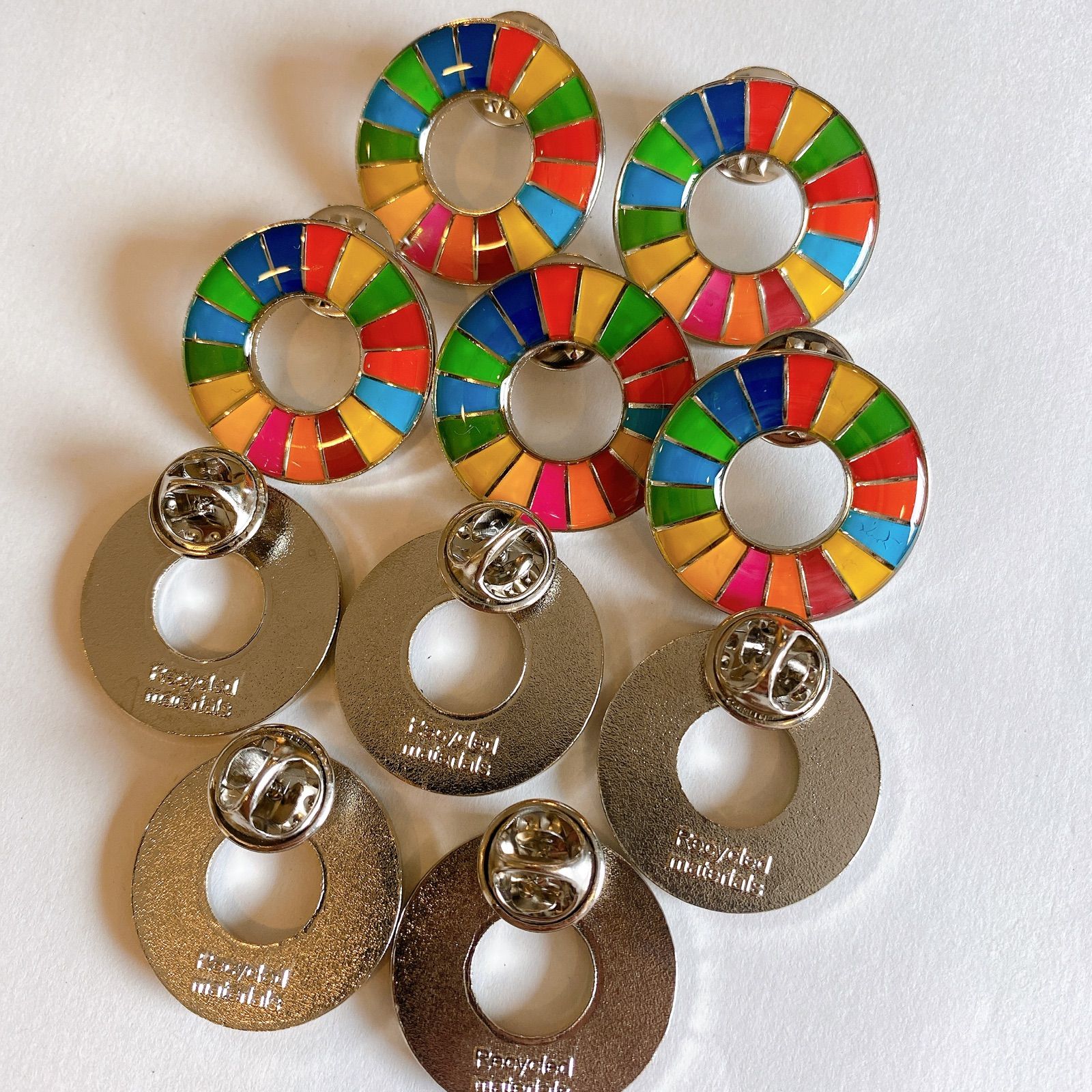 SDGs ピンバッジ 訳あり品 10点セット - メルカリ