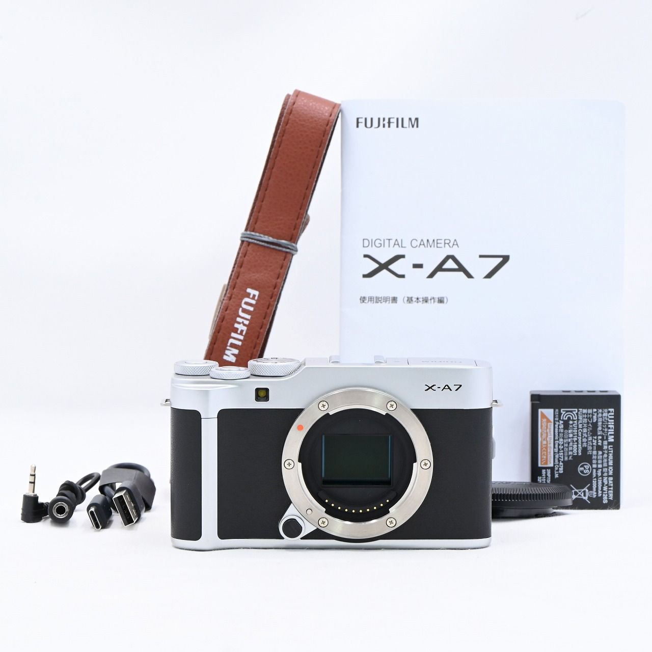 フジフイルム FUJIFILM X-A7 ボディ シルバー ミラーレス一眼レフ 