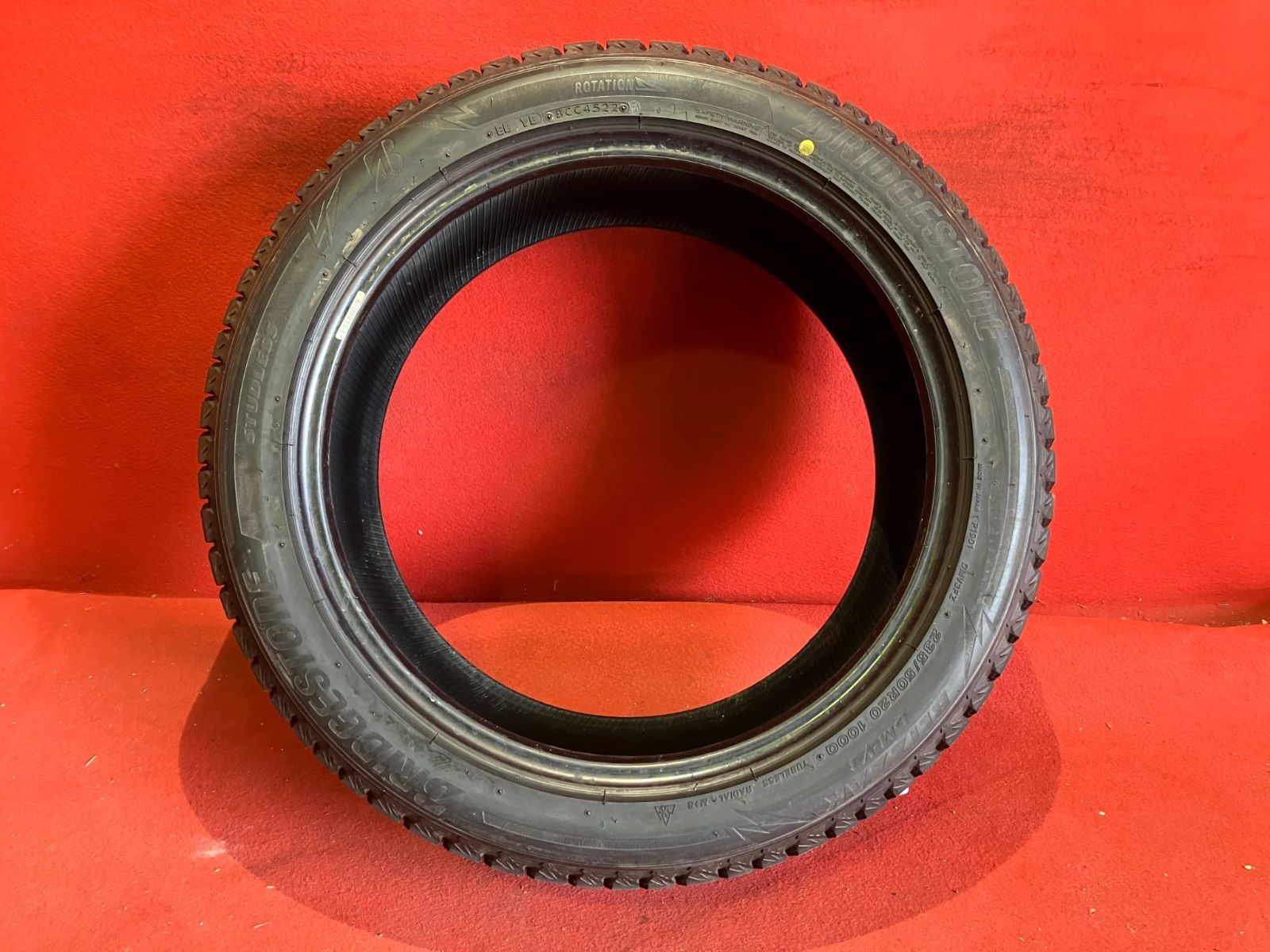 スタッドレスタイヤ