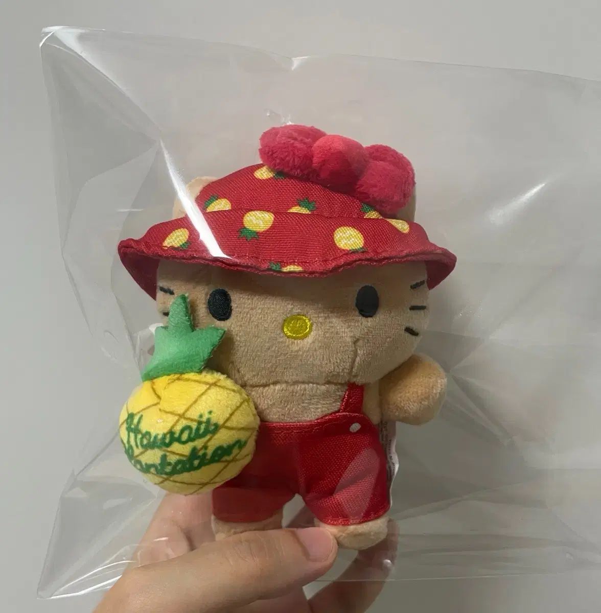 ハローキティ パイナップル パーマー ドールプランテーション