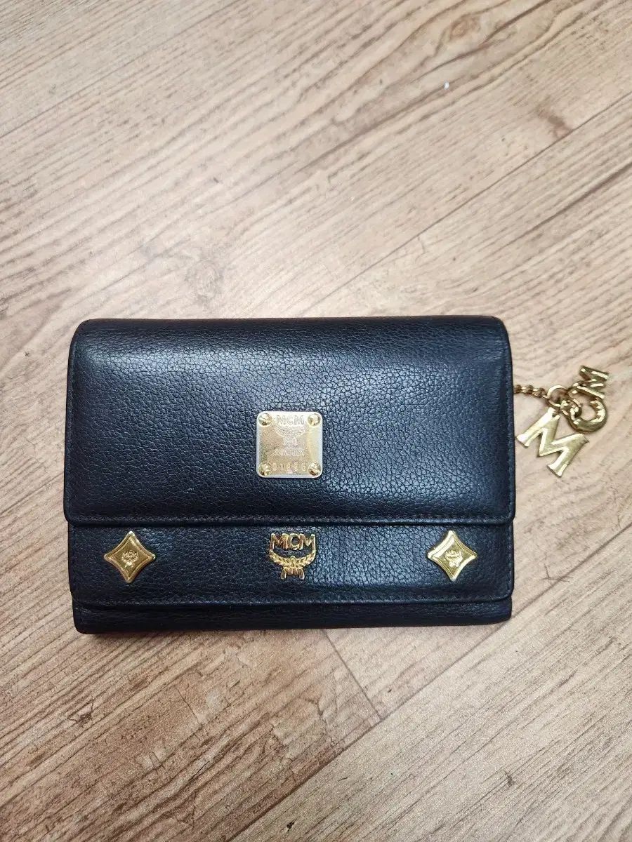 mcm ブッラク 財布 韓国