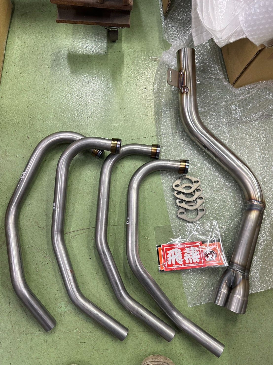 レッドステージ　飛燕　nc31用 テールパイプ　2ー1のみ　サイレンサーなしです レッドステージ飛燕nc31用 テールパイプ2ー1のみサイレンサーなしです