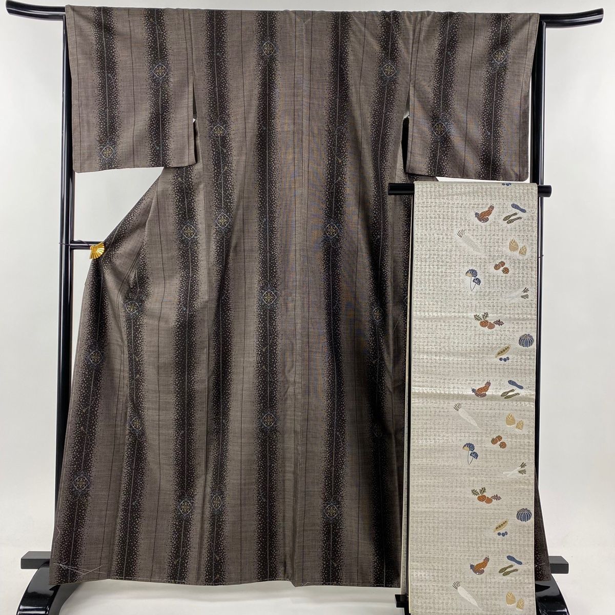 大島紬 身丈164cm 裄丈65.5cm M 袷 純泥染 袋帯セット 華文 縦縞 焦  