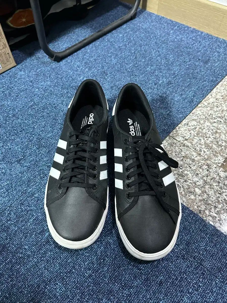 adidas(アディダス) スニーカーズ