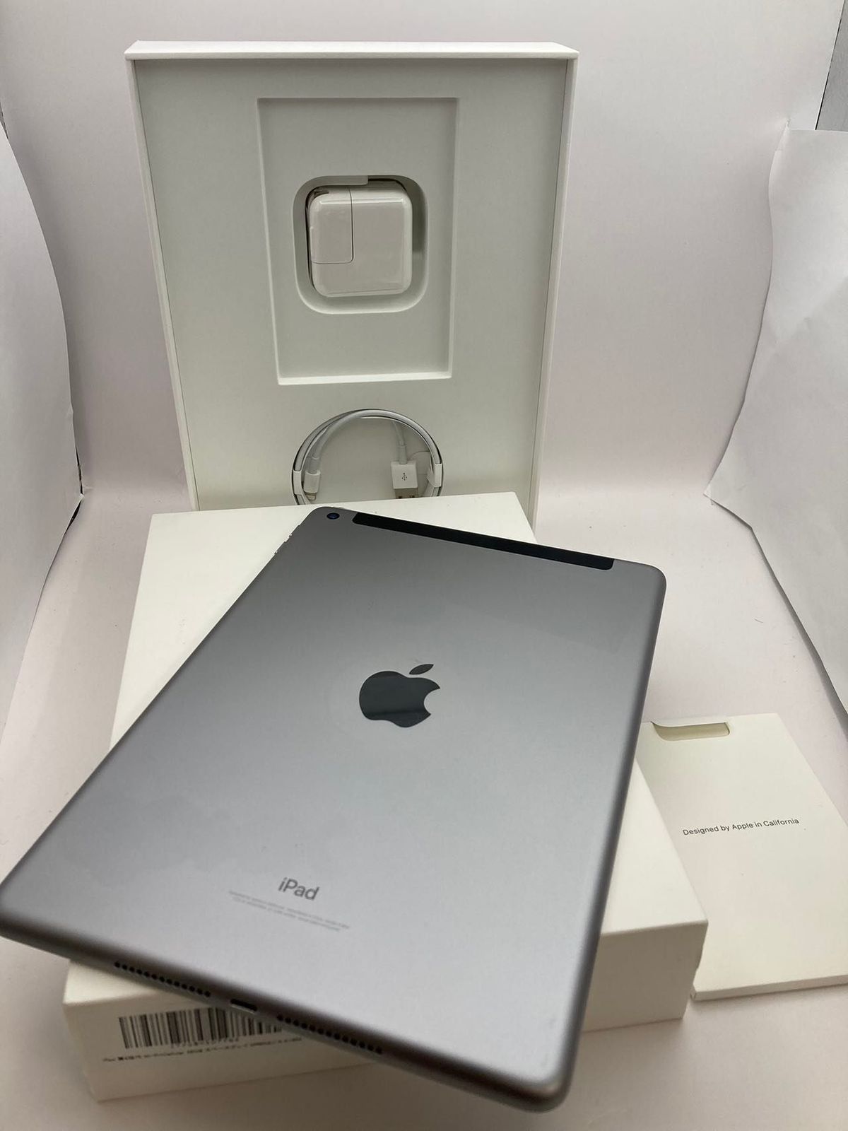 美品 iPad 第6世代 Wi-Fi+Cellular 32GB スペースグレイ (MR6N2J/A) 付属品完備！