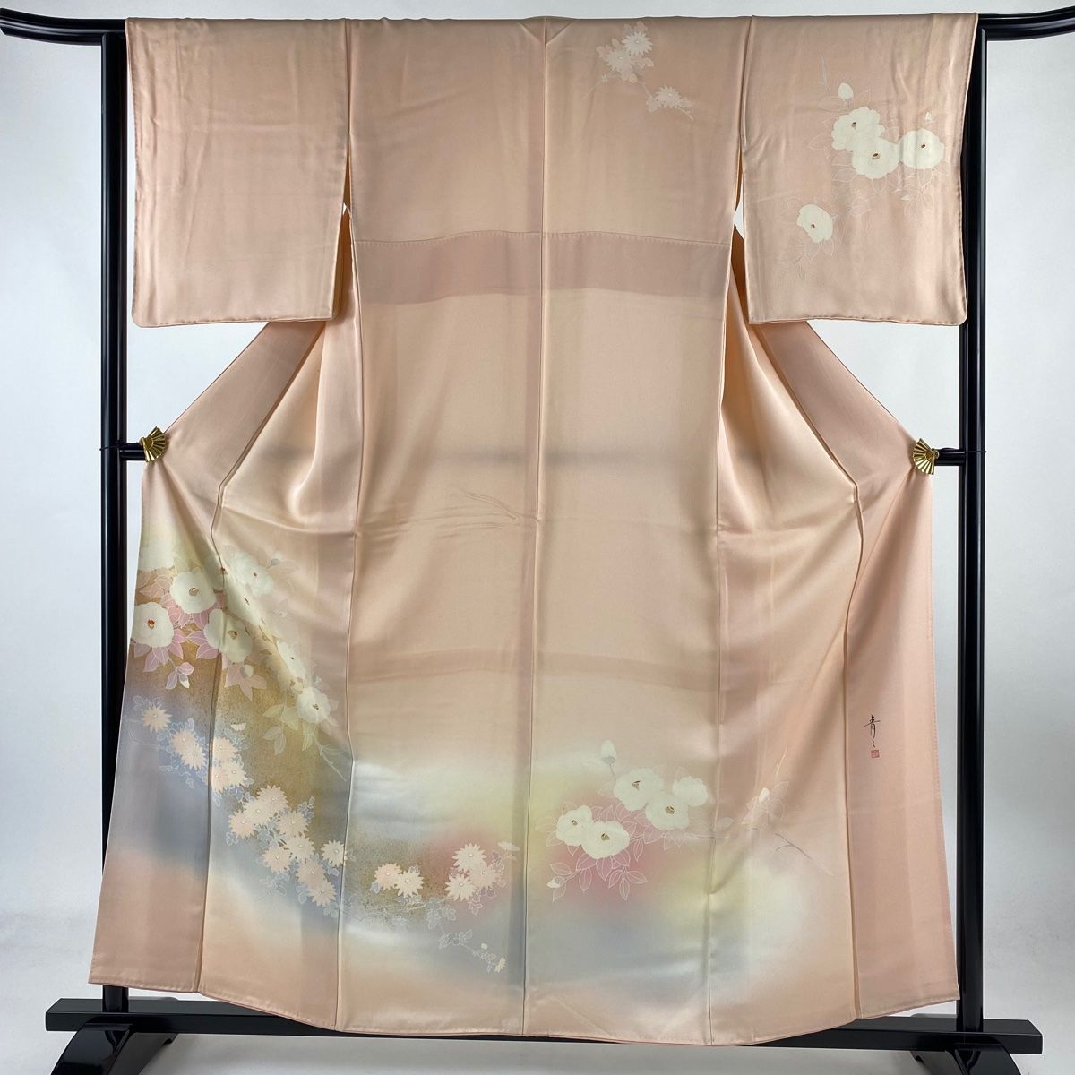 付下げ 身丈160cm 裄丈64.5cm M 袷 松井青々 落款 椿 菊 金彩 ぼかし 薄ピンク 正絹 名品