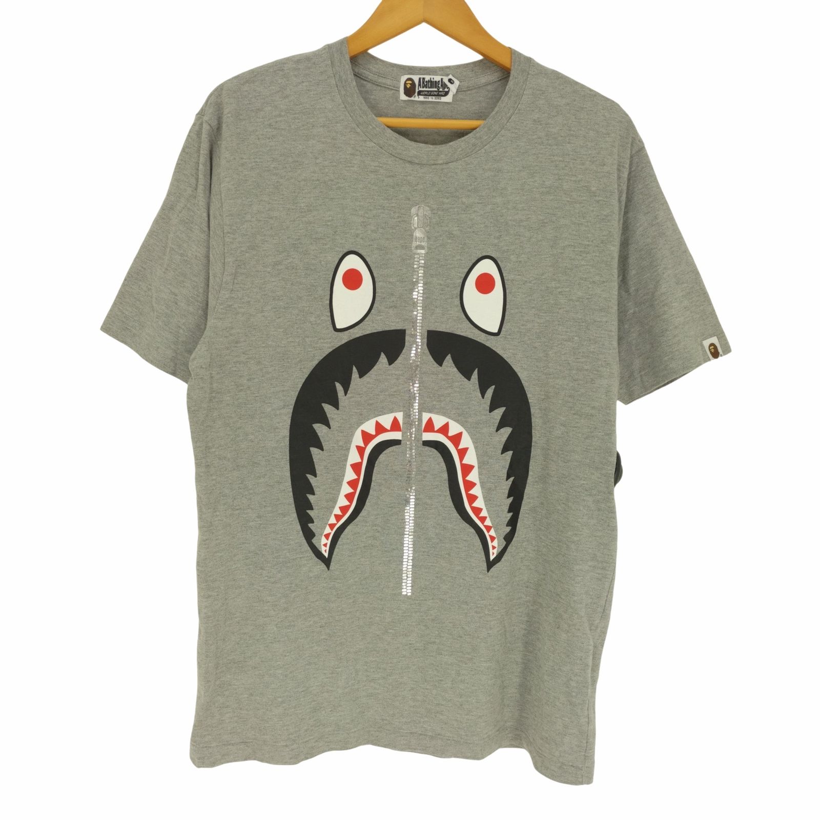 アベイシングエイプ A BATHING APE SHARK SILVER ZIP PONR PRINT TEE メンズ JPN：L 
