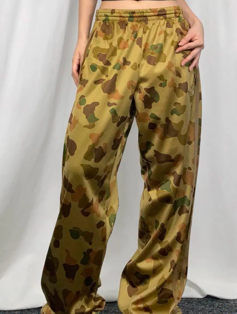 adidas アディダス ファイヤーバード カモフラージュ トラック パンツ