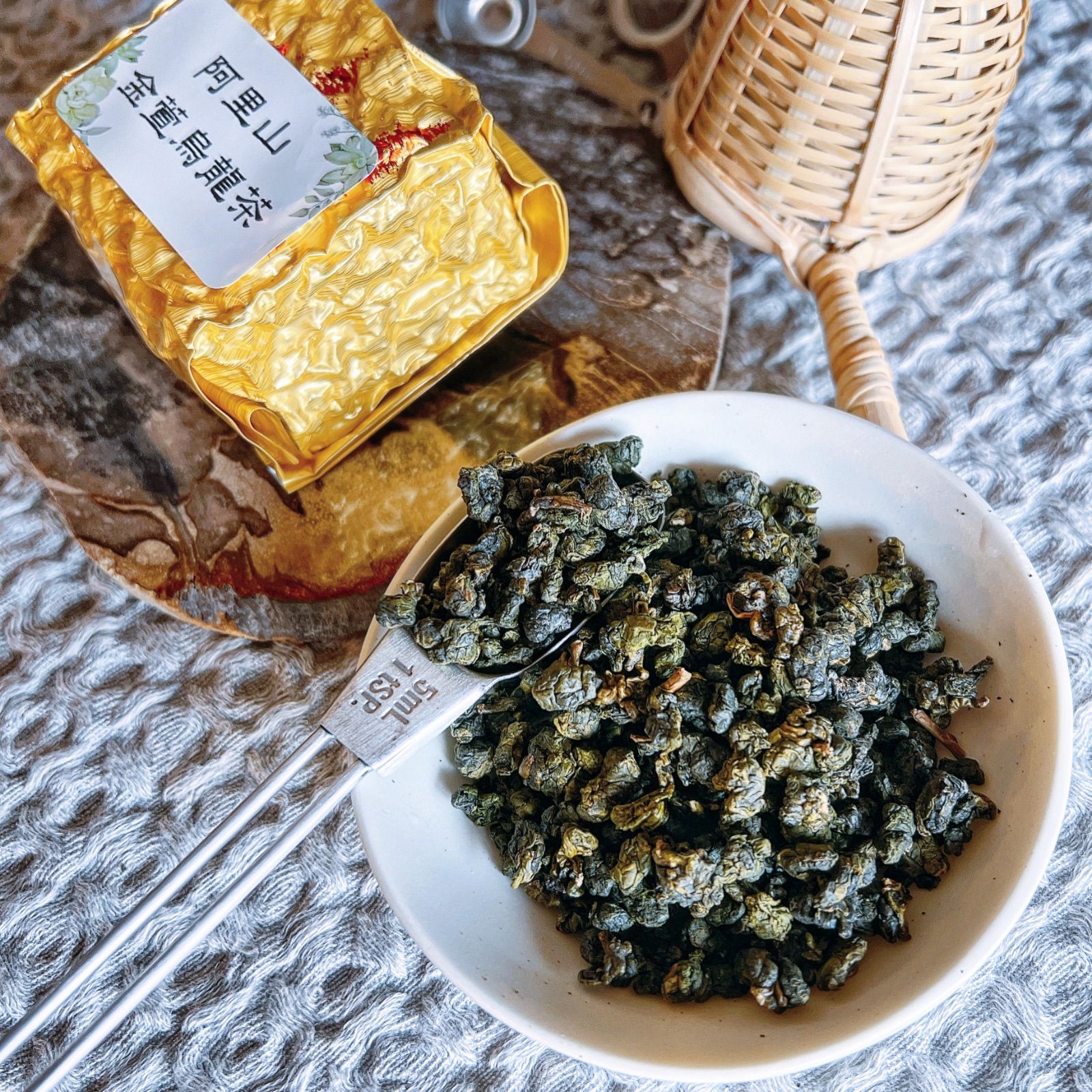 台湾茶 阿里山樟樹湖花香金萱烏龍茶 春茶 新茶 - 酒