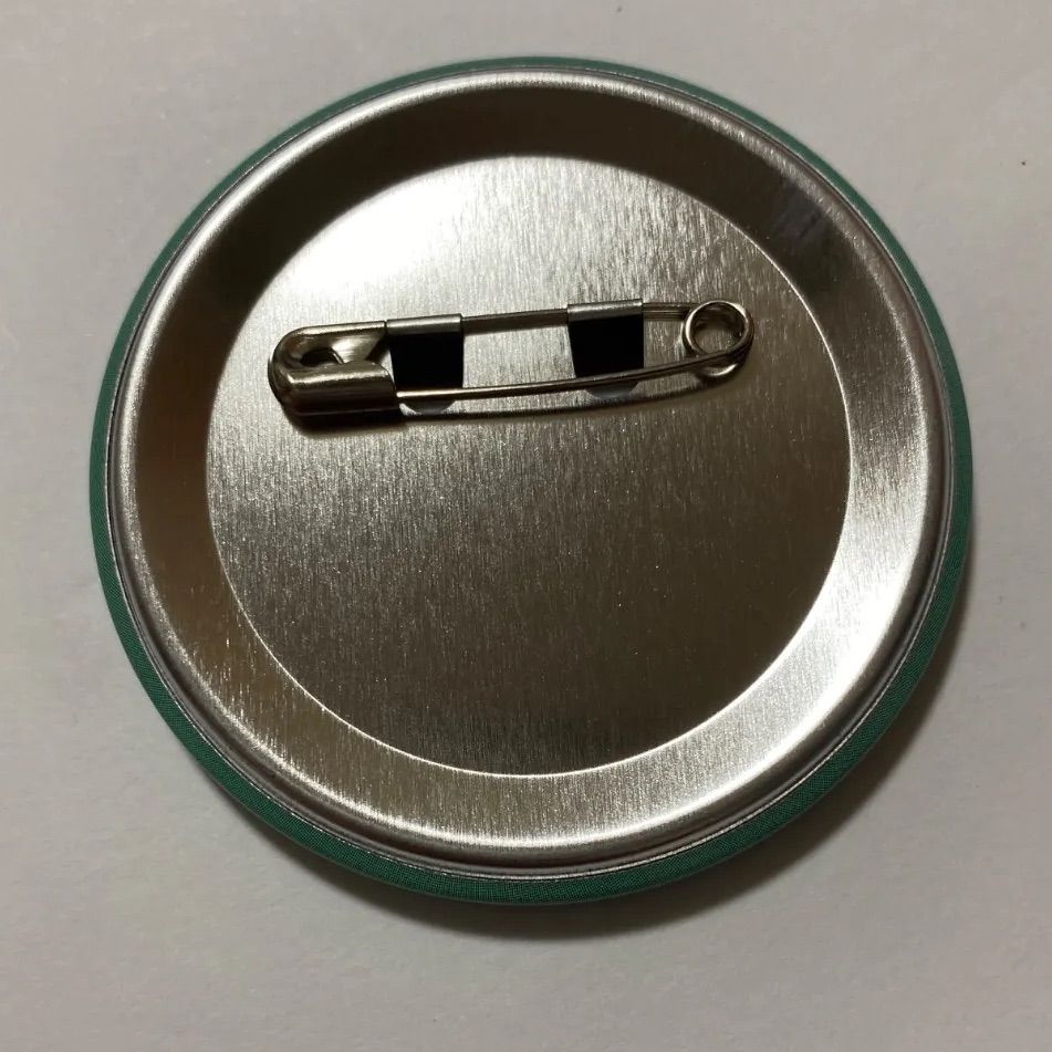 這いよれ！ニャル子さん 缶バッジ ニャル子 - メルカリ