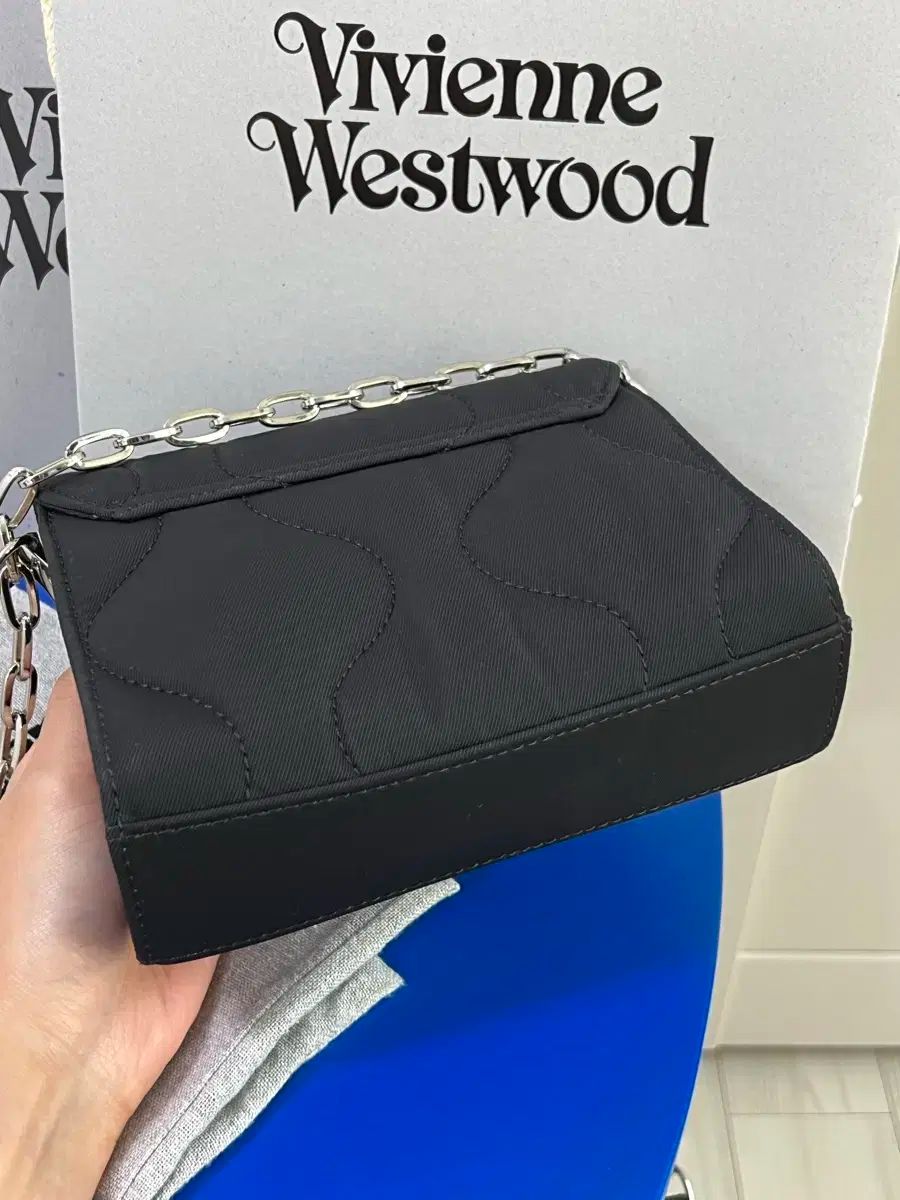 Vivienne Westwood ヴィヴィアン ウエストウッド ヴィーガン キルティング クロスバッグ