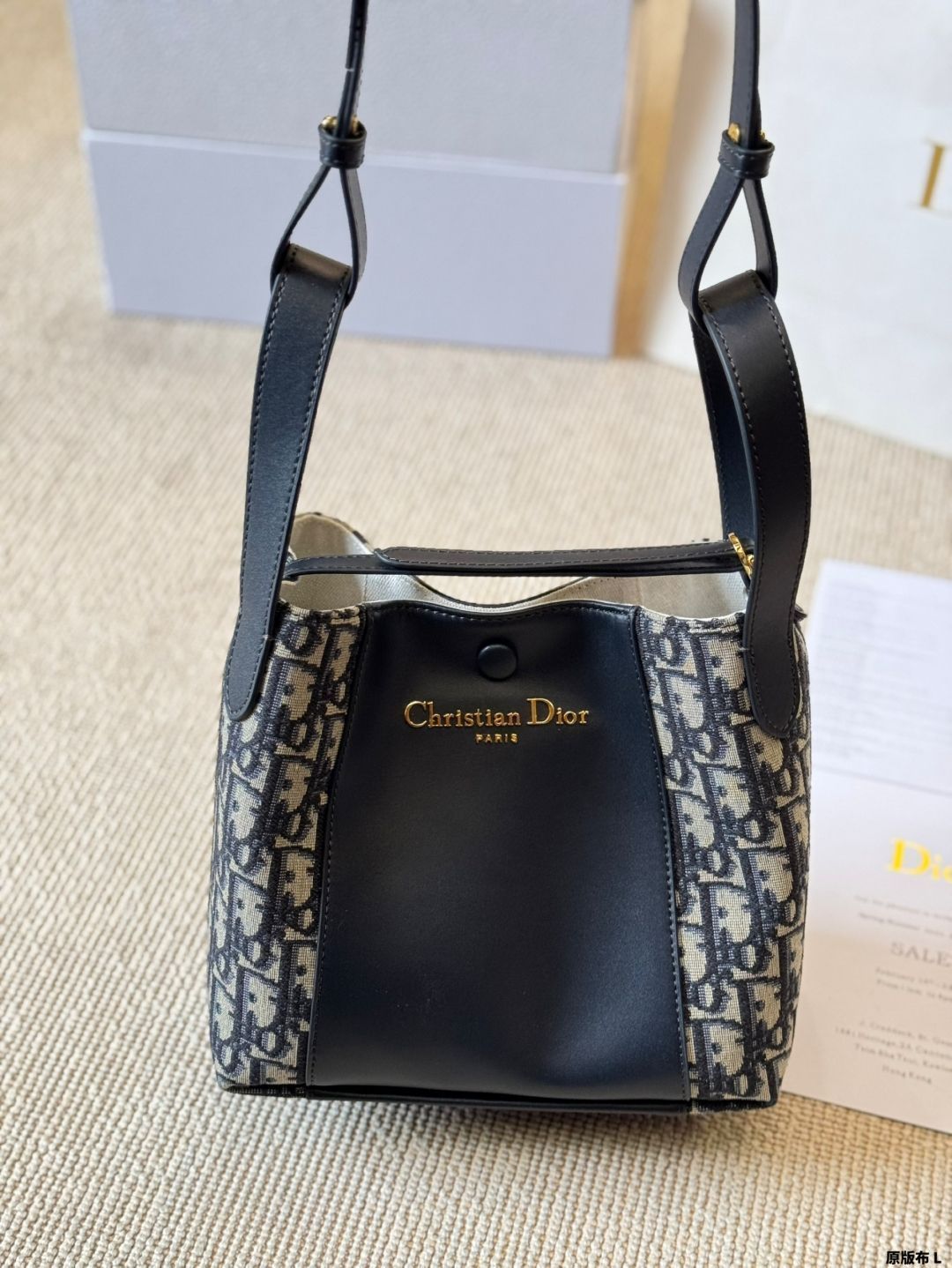 国内【ジャカード仕様】DIOR Signatureバケットバッグ スモール DIOR | Signature バケットバッグ スモール グレインドカーフスキン