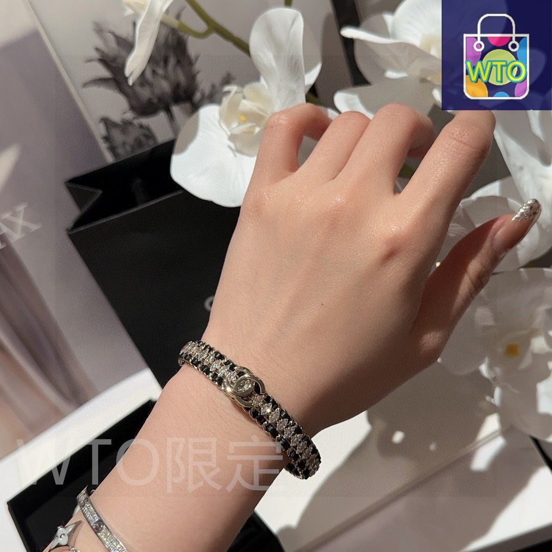 エレガントな手元♪【CHANEL】クリスタル レザーブレスレット 今日特価】Chanel シャネル スワロフスキー クリスタル レザー