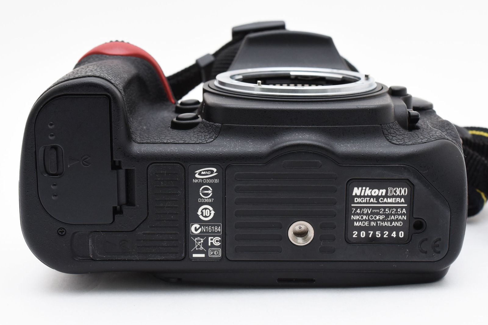 ☆美品☆シャッター回数：14700枚☆ ニコン Nikon D300 ボディ 