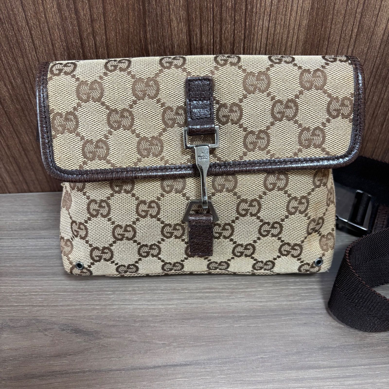 GUCCI vintage logo body bag グッチ ボディバッグ GUCCI vintage logo body bag グッチ ボディバッグ