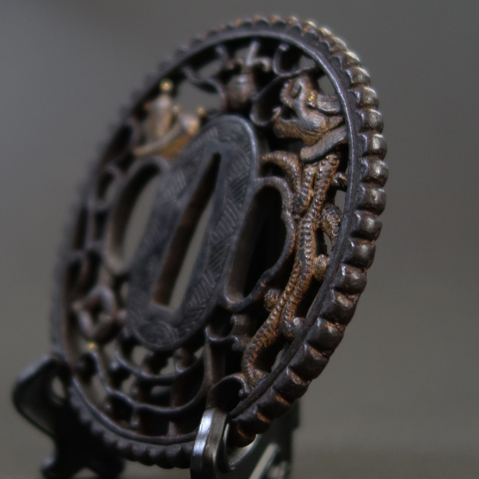 鍔 【 鉄地 鍍金 南蛮鍔 】(鍔箱付き) 日本刀 刀装具 鐔 骨董 古