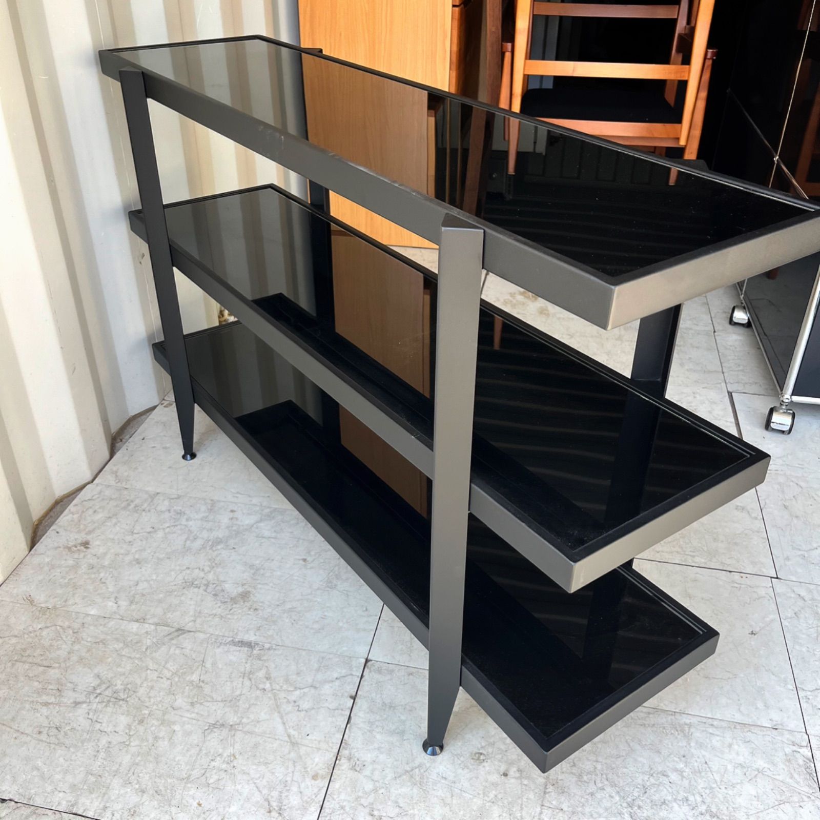 取付無料！ブラックスチールフレーム ガラス天板 スタイリッシュオープンシェルフ✨ 取付無料！ブラックスチールフレーム ガラス天板 スタイリッシュ