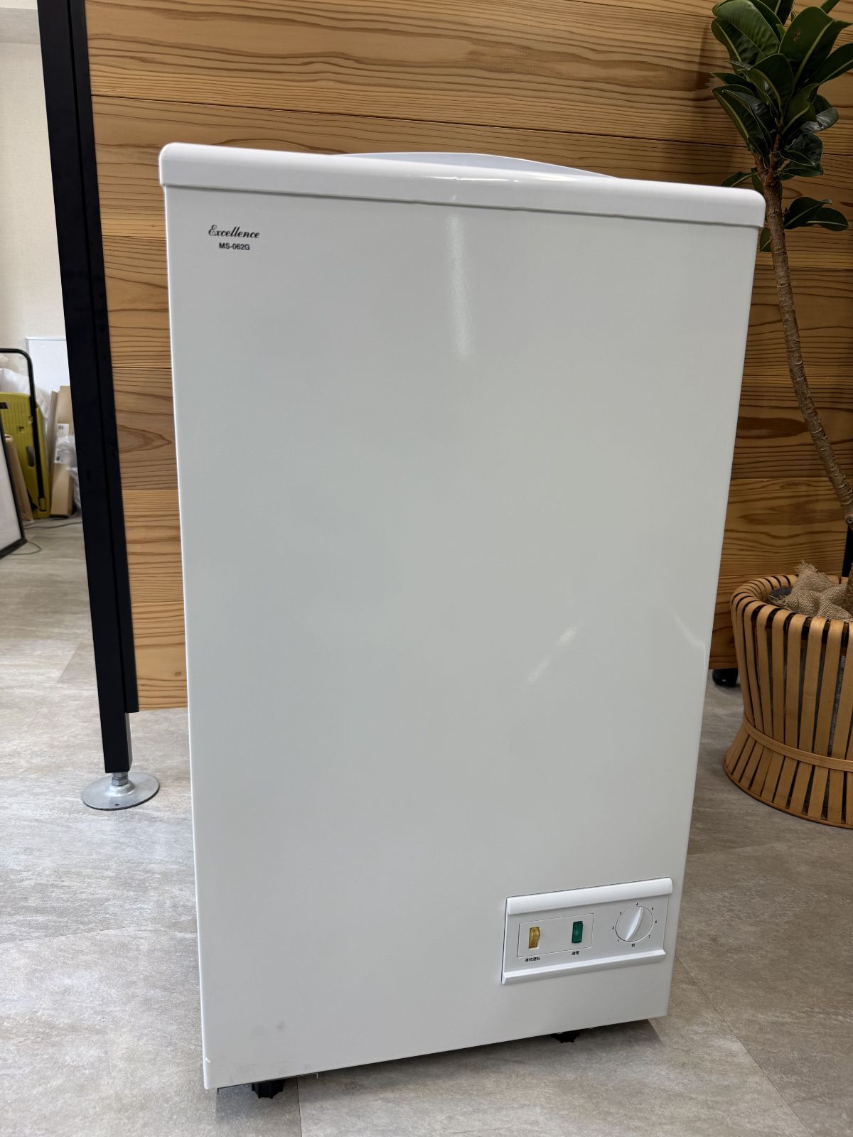 三ツ星貿易 MS-062G 62L スライド式業務用冷凍ストッカー MS-062G 三ツ星貿易株式会社 冷凍ストッカー | 厨房ベース