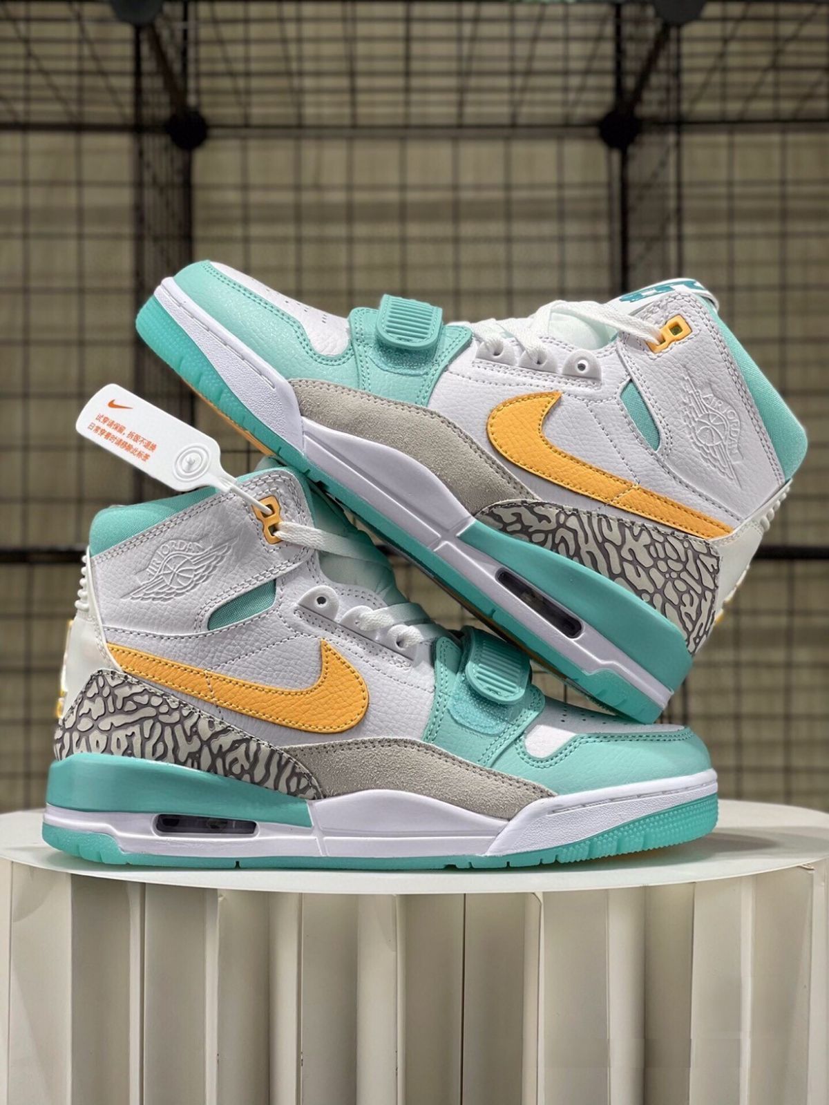 ナイキ JORDAN LEGACY312 27cm 新品未使用　箱無　別箱 お値下げしました??即購入?? Nike Air Jordan legacy aj312 箱付