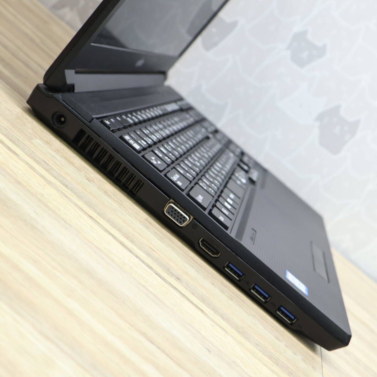 超美品 高性能8世代4コアi5！SSD256GB メモリ16GBA579/A Core i5-