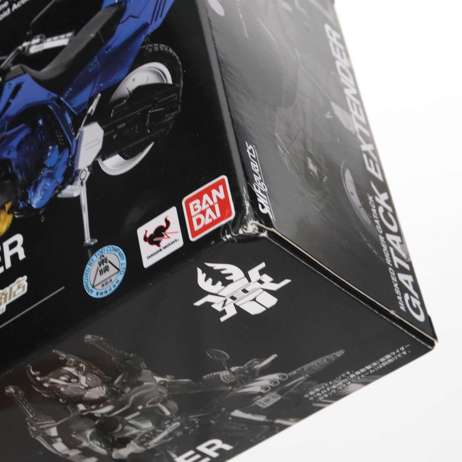 仮面ライダーカブト ガタックS.H.Figuars & ガタックエクステンダー 真骨彫製法「仮面ライダーガタック」＆「カブトエクステンダー