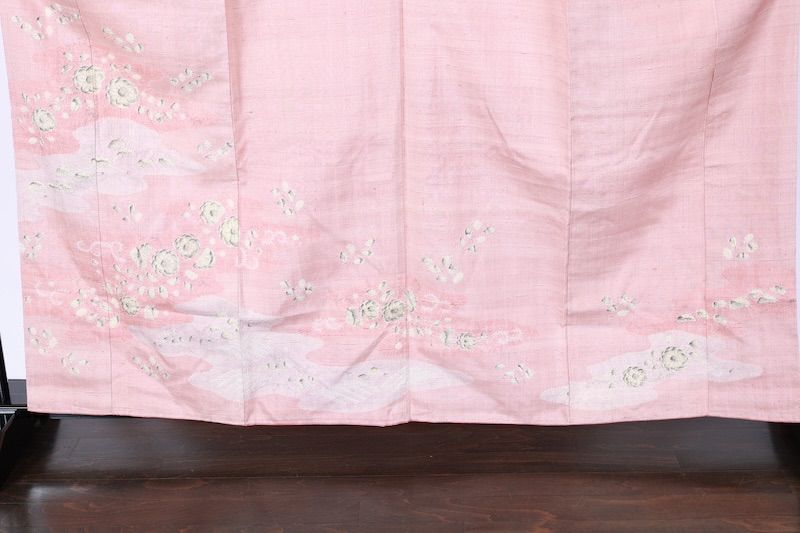 訪問着　新品未使用品　真綿紬　辻ヶ花　桜色濃淡　白　墨　桶絞り　B937 訪問着 新品未使用品 真綿紬 辻ヶ花 桜色濃淡 白 墨 桶絞り B937