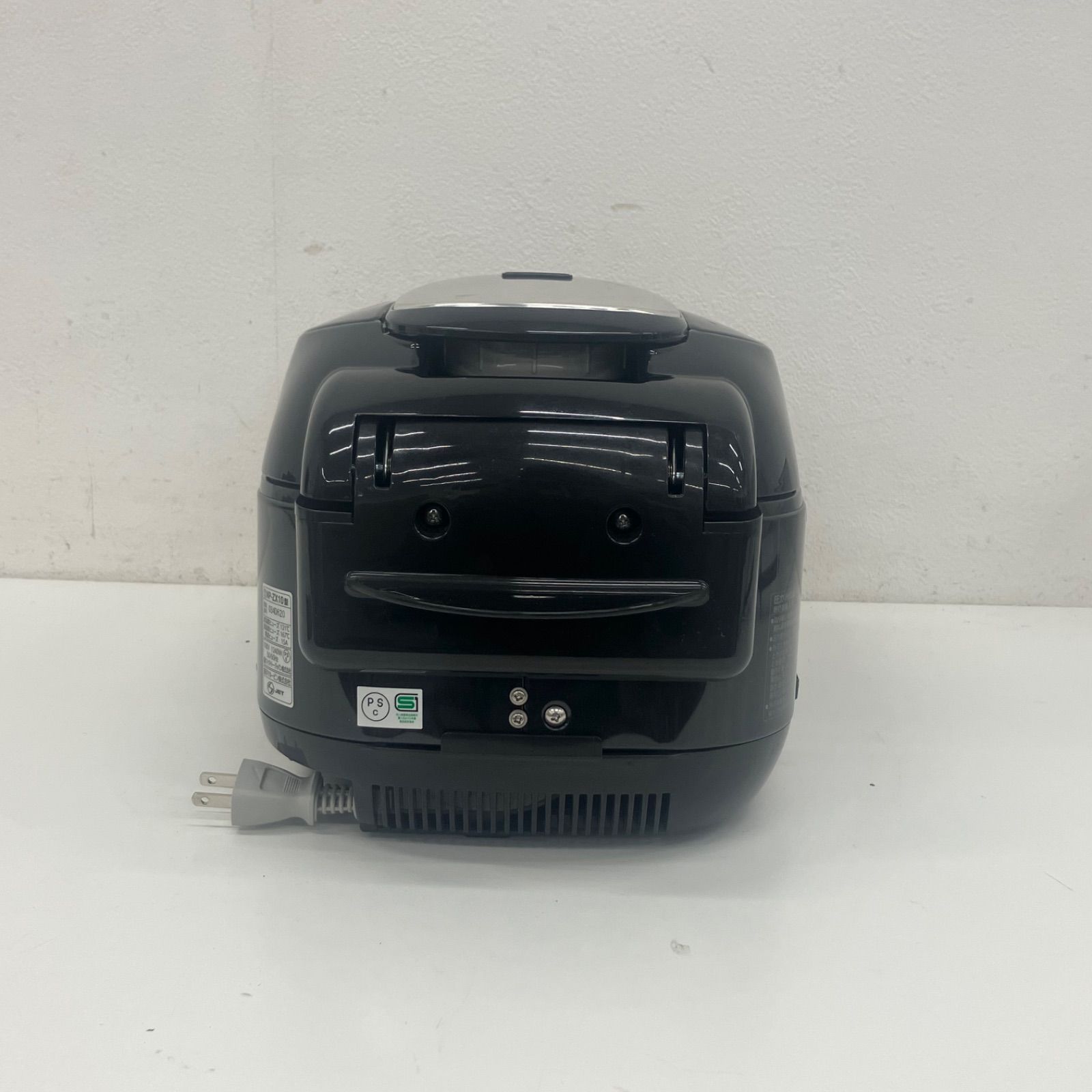 【24年製】象印　炊飯器 中古品】ZOJIRUSHI 象印 炊飯器 24年製 NP-ZX10 KA - メルカリ