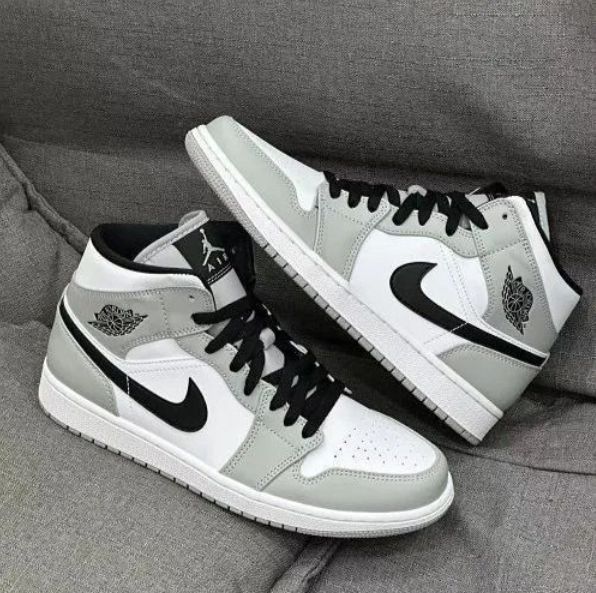 値下げします 新品 [ナイキ] エア ジョーダン 1 ミッド AIR JORDAN 1 ライトスモークグレー [並行輸入品]