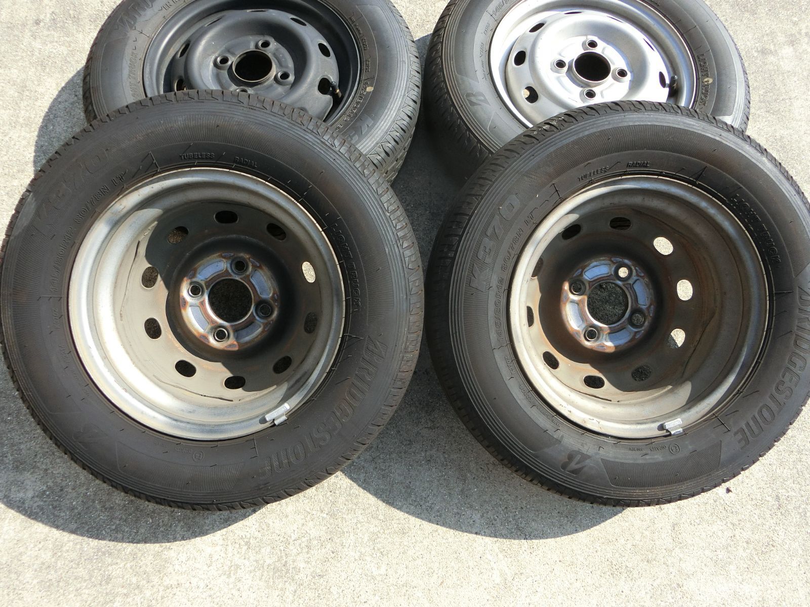 820] 12インチ スチールホイール 12×4.0B PCD 100 ハブ径 約59mm