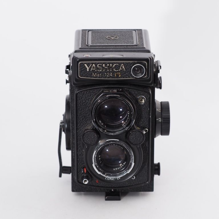 Yashica Mat-124G ヤシカ yashinon 80mm F3.5 2眼レフ 中判 Yashica Mat-124G ヤシカ yashinon 80mm F3.5 2眼レフ 中判