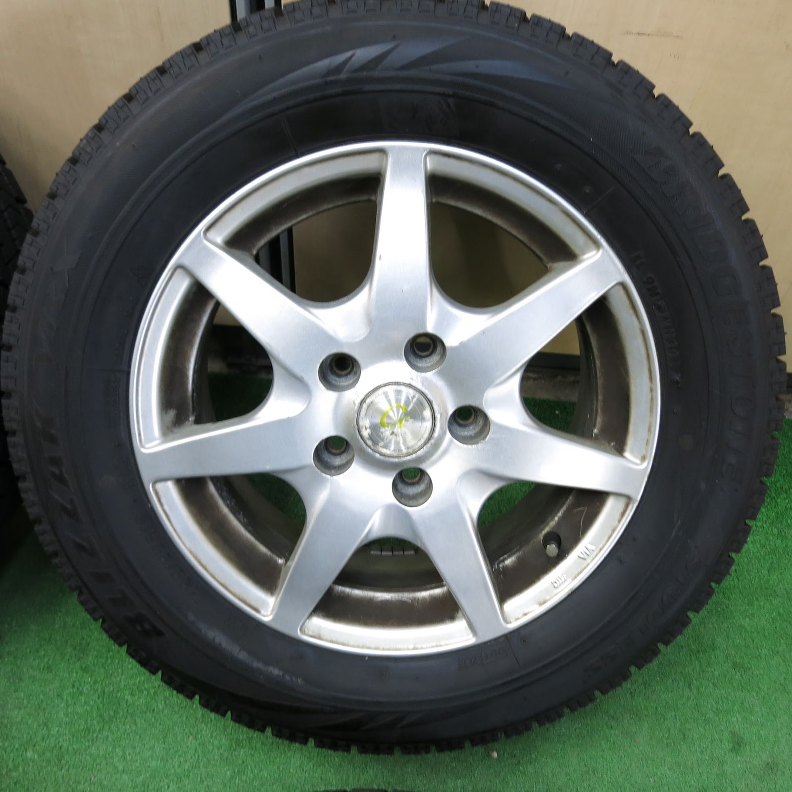 送料無料]バリ溝！9.5分以上☆スタッドレス 195/65R15 ブリヂストン 