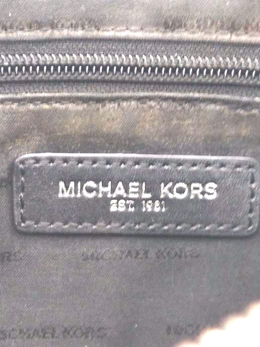 マイケルコース Michael Kors ロゴプレートレザークラッチバッグ
