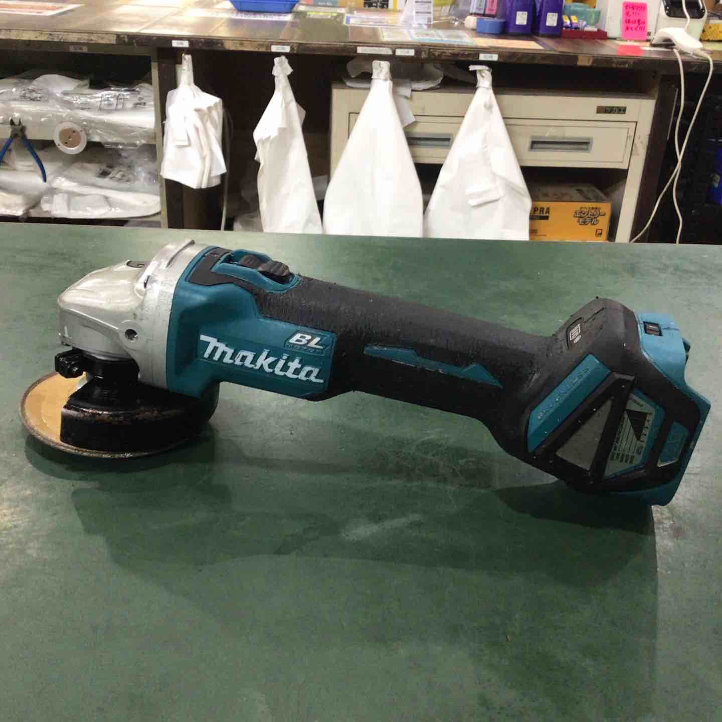 マキタ makita 100mmコードレスディスクグラインダ GA412DZ 川口店