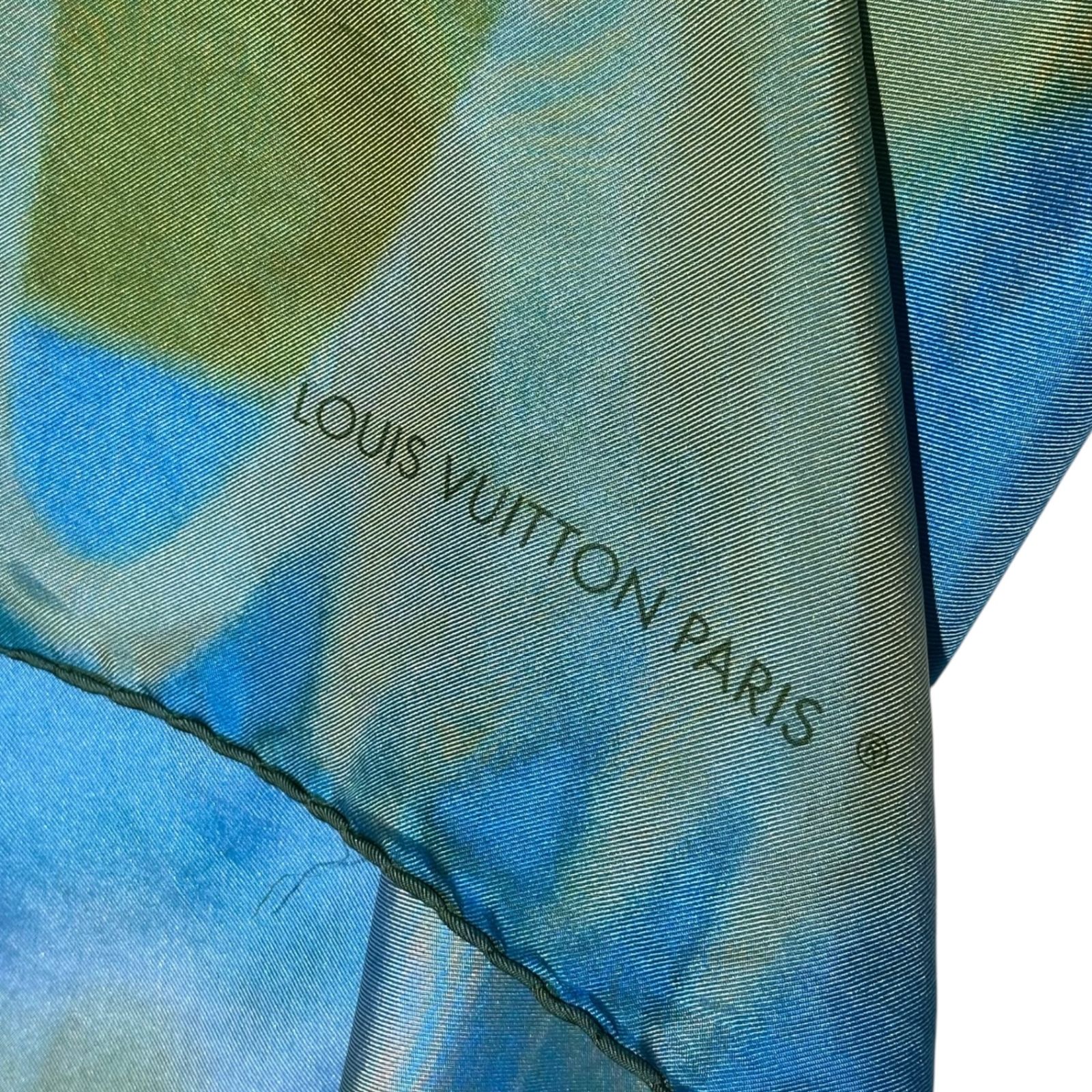 LOUIS VUITTON(ルイヴィトン) LV Logo graphic silk scarf ロゴ