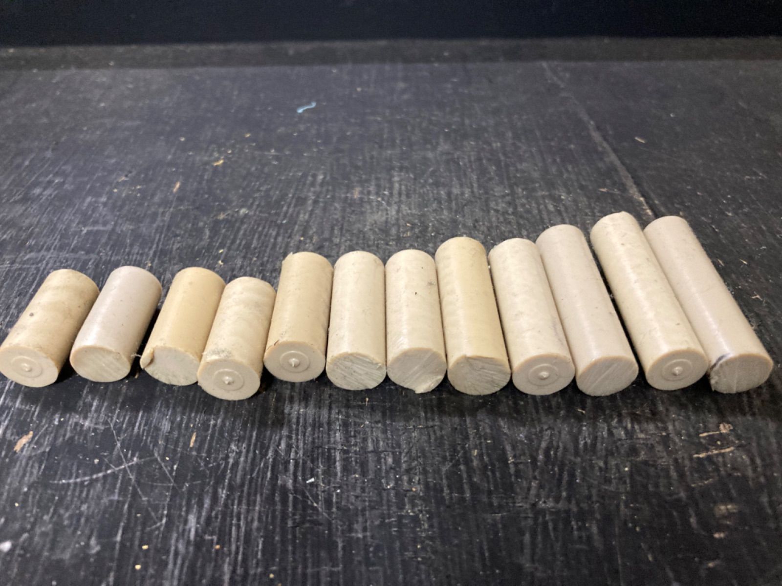 ピーク 丸棒 φ25×660mm PEEK_NC_D00250-0660 (67-5697-45) ピーク 丸棒 φ25×660mm PEEK_NC_D00250-0660 (67-5697-45)