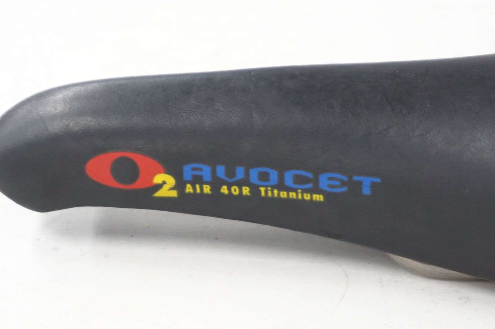 AVOCET 「アボセット」 AIR 40R TITANIUM O2 サドル / バイチャリ阪急