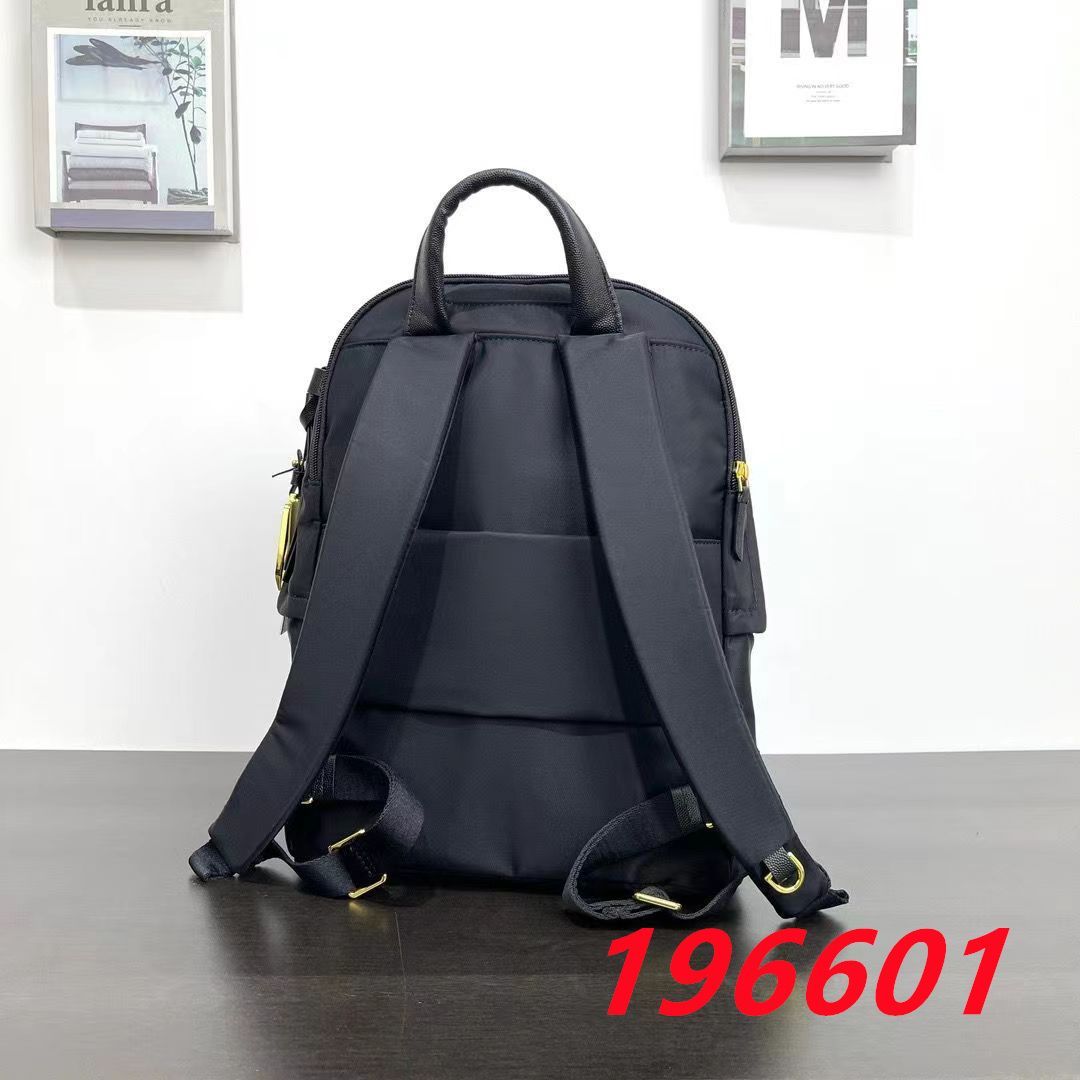 新品未使用TUMI voyageur レディース リュックサック 196601 TUMI voyageur 「ホールジー」バックパック196601  ガンメタル