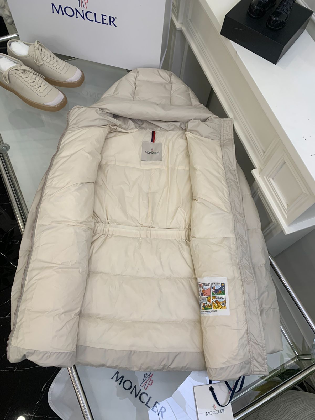 MONCLERモンクレール