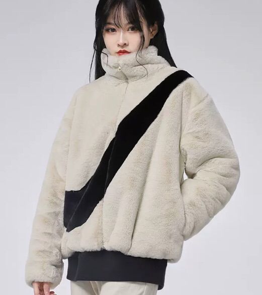 XL NIKE WMNS FAUX FUR ナイキ ウィメンズ フェイク ファー - メルカリ