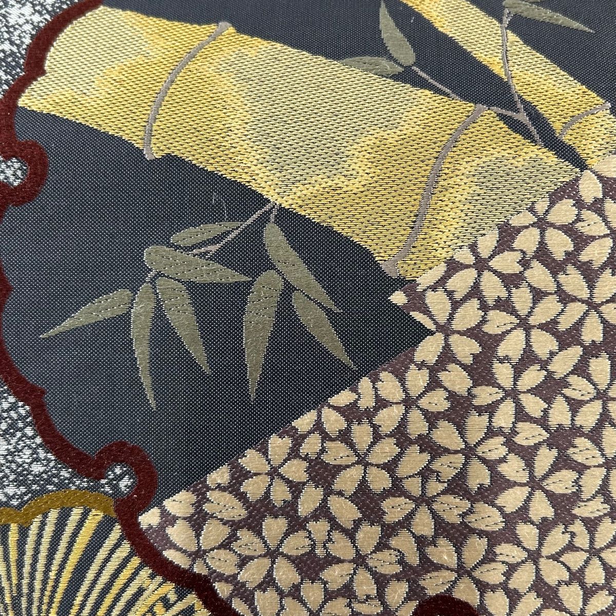 袋帯 美品 秀品 雪輪 松竹 箔 黒灰 六通 正絹 【中古】 - メルカリ