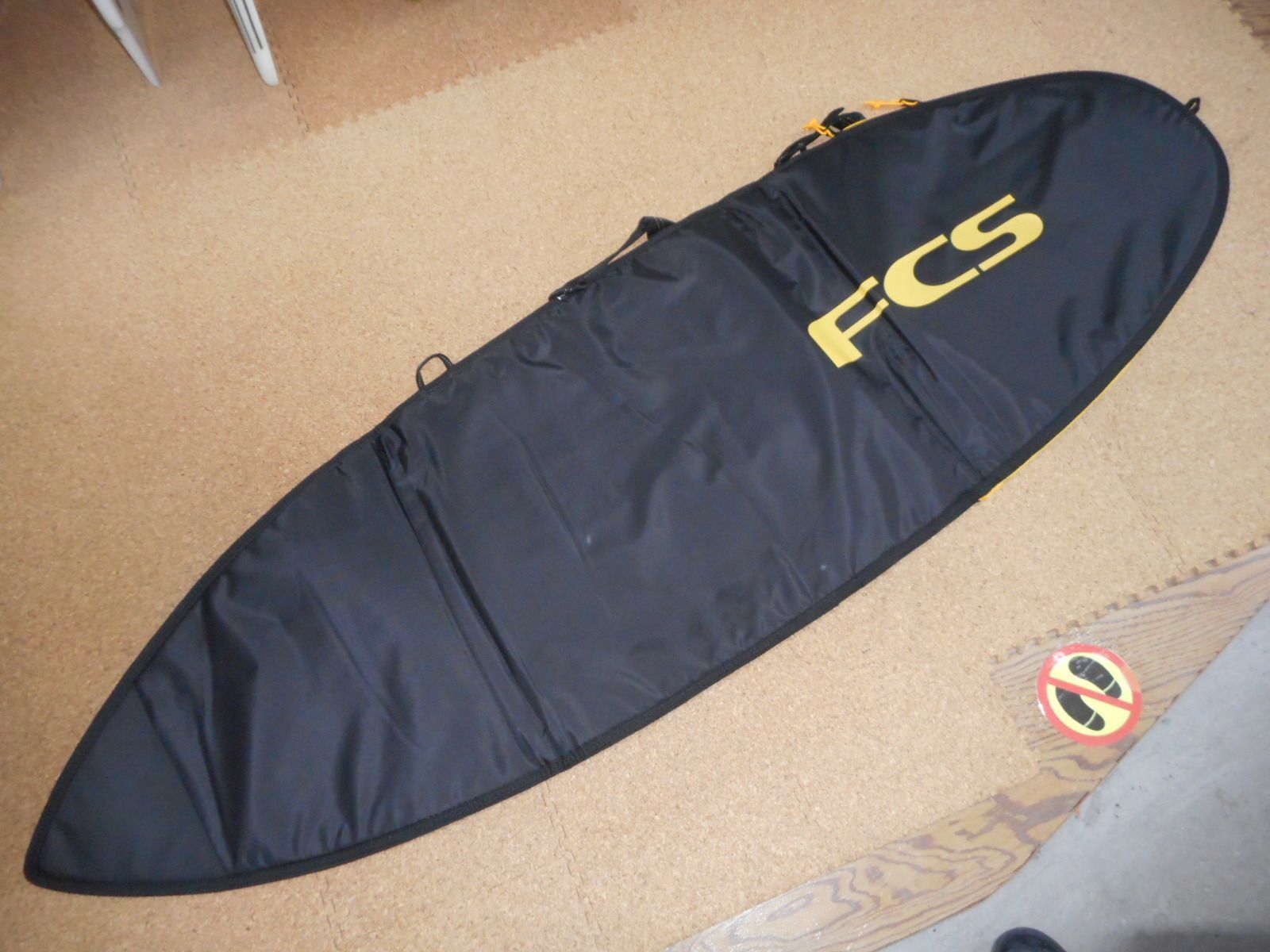 FCS サーフボードケース 黒　6ft用 Amazon | FCS サーフボード ハードケース TRAVEL2 ファンボード