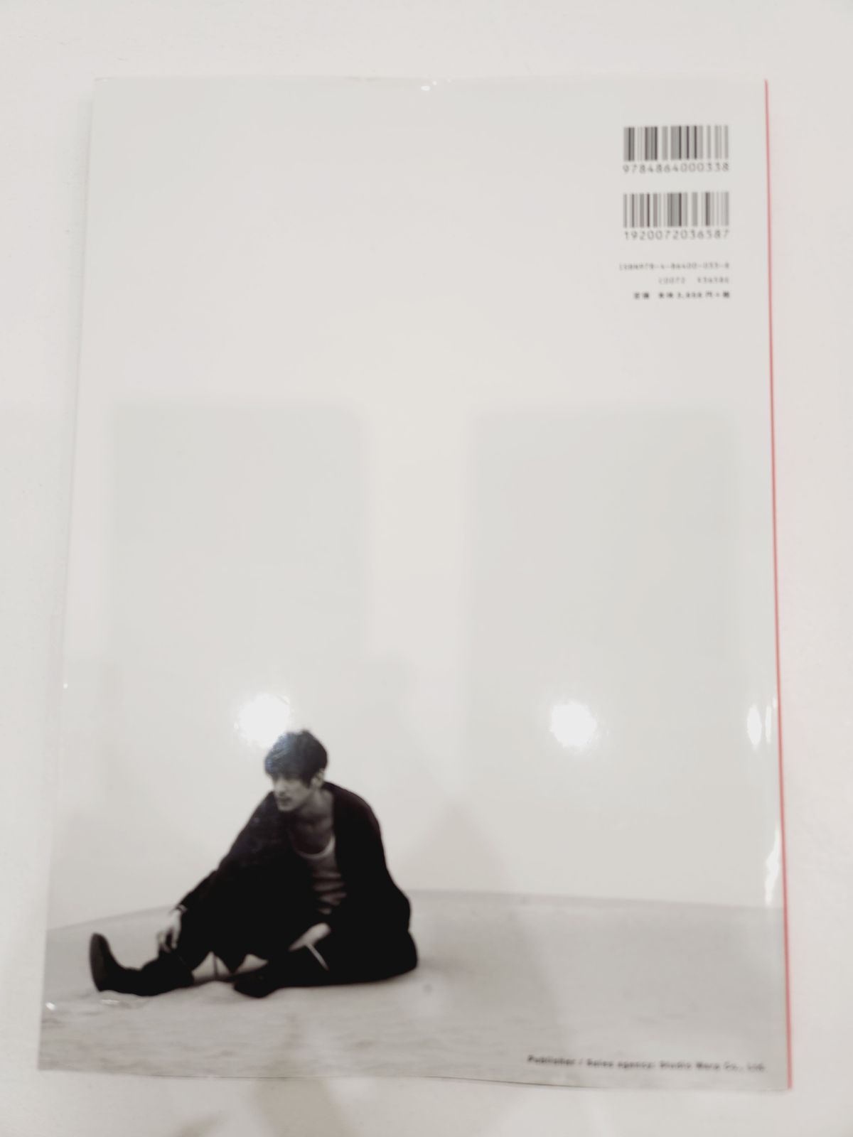 小牧店】津田健次郎写真集 「FLOWING」 flowing 初版【PK209-0056
