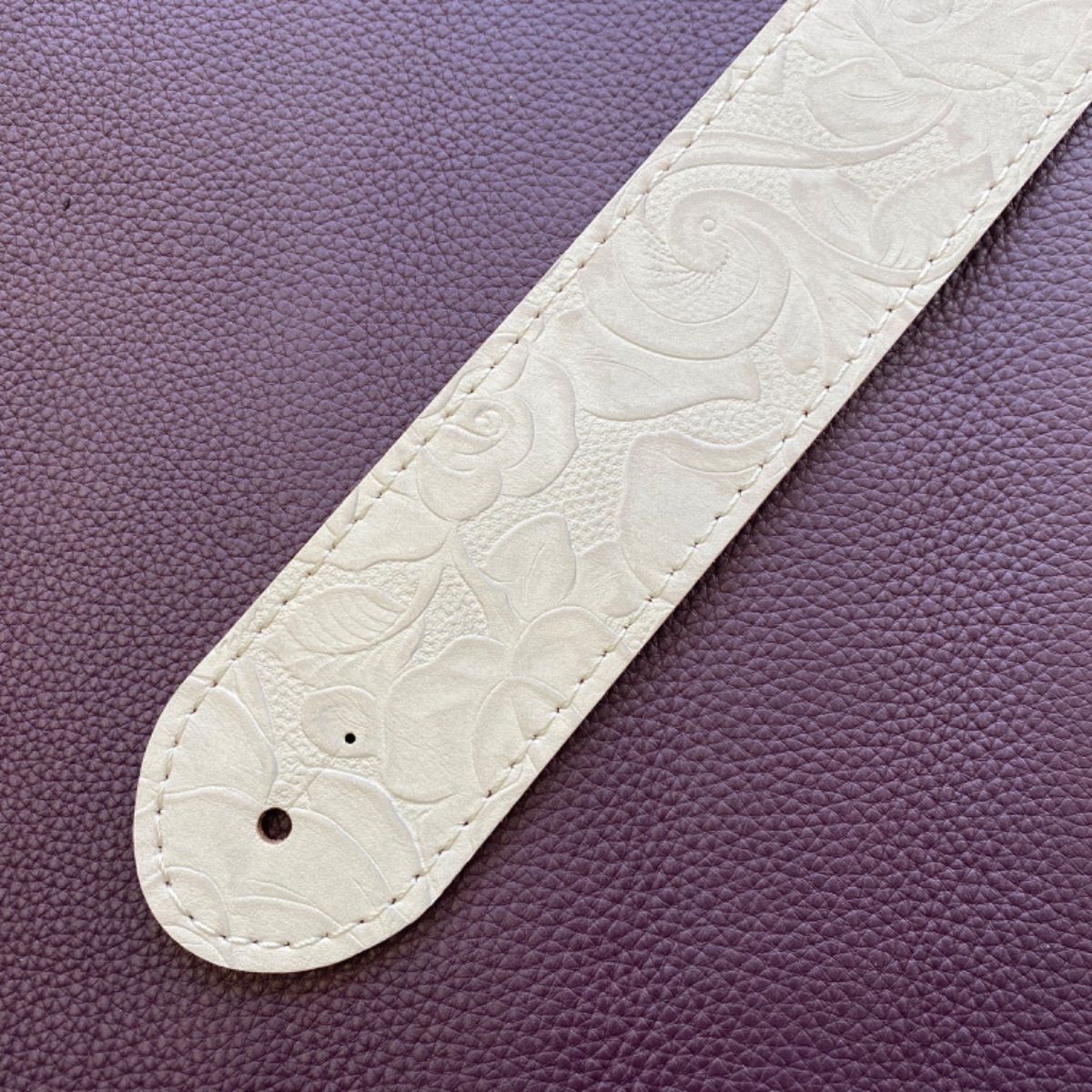 革ギターストラップ クラフト風型押し 白 日本製 ヴィンテージスタイル