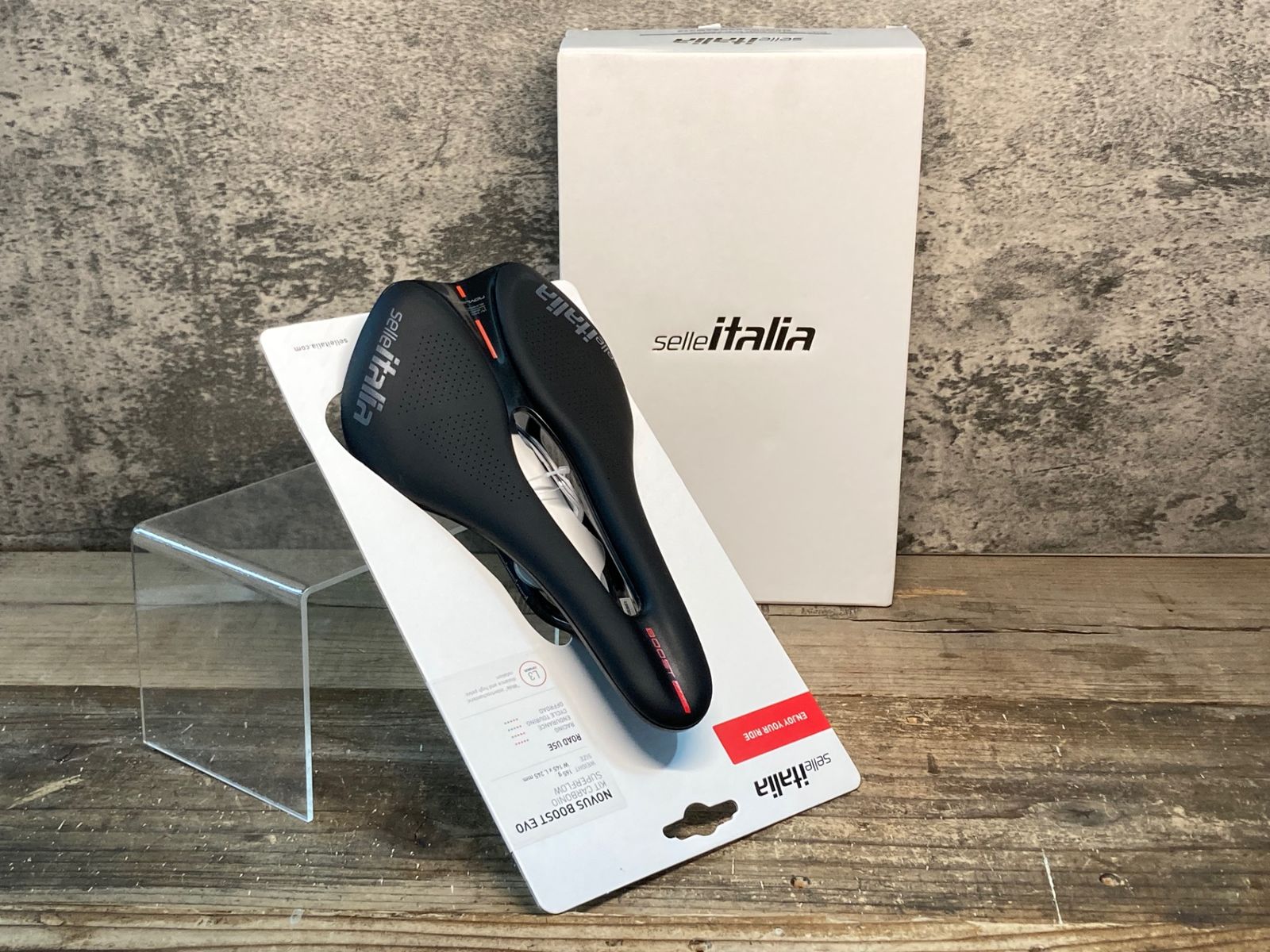IS335 セライタリア selle italia NOVUS BOOST EVO KIT CARBONIO SUPERFLOW L3 カーボンレール サドル 145mm 未使用品